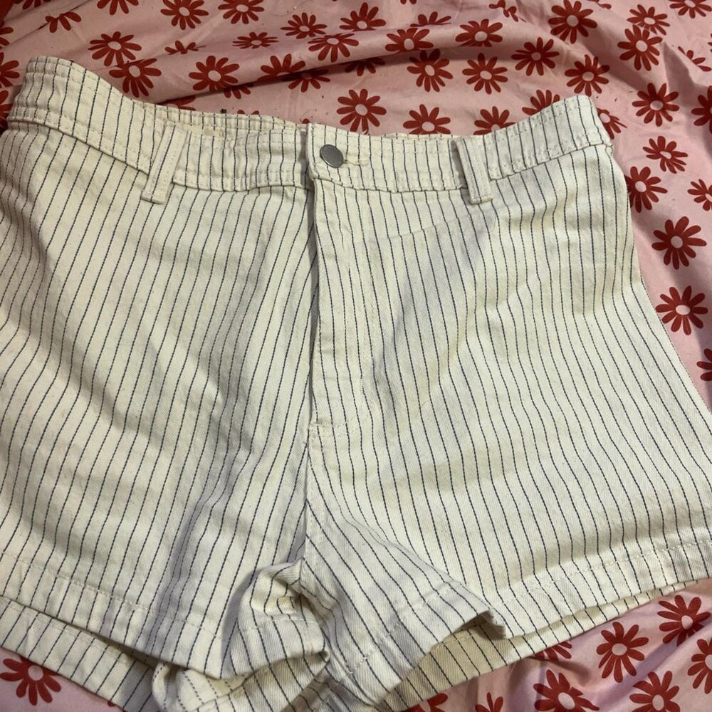 Universal Thread Women's White and Cream Shorts